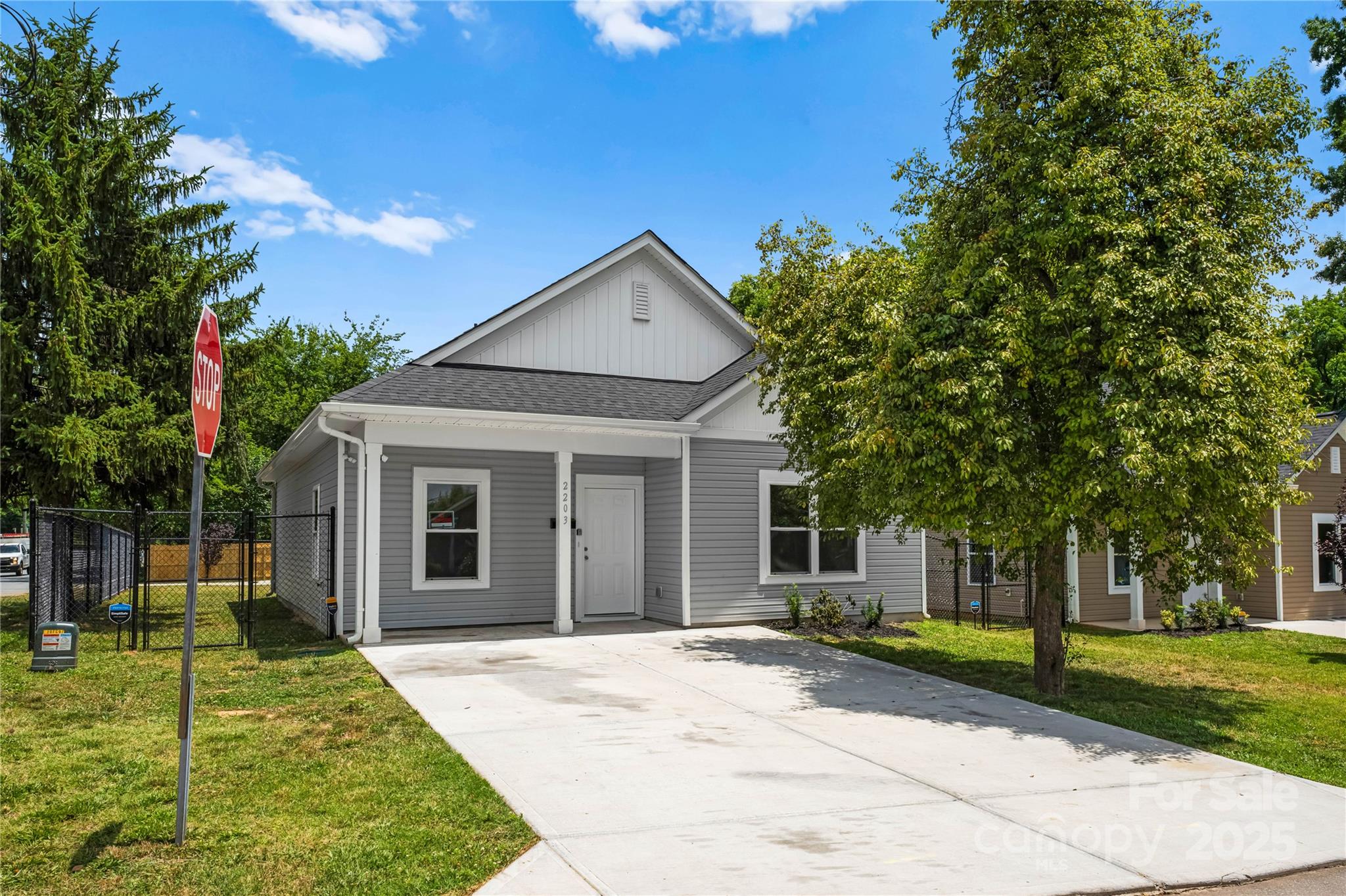 2205 Julia Avenue