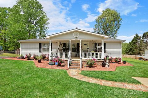3570 Fox Run Lenoir NC 28645