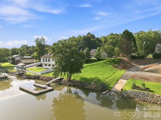 207 CATAWBA AVE, HICKORY, NC 28601 - Image b024ea03264f77bc9830c52d4fb658fd/4259569695