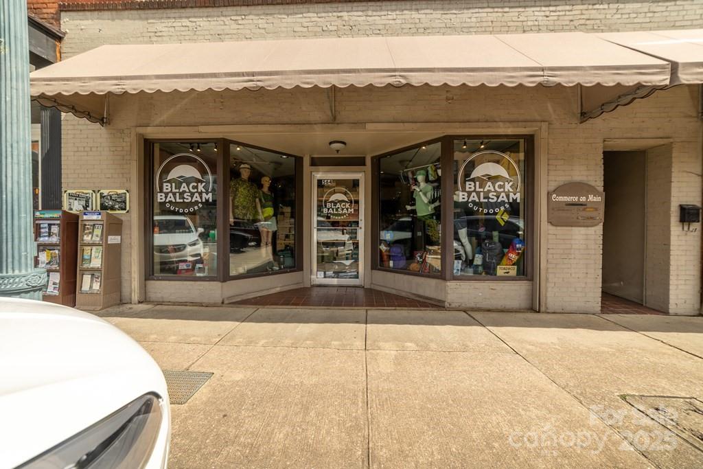 562 W Main Street