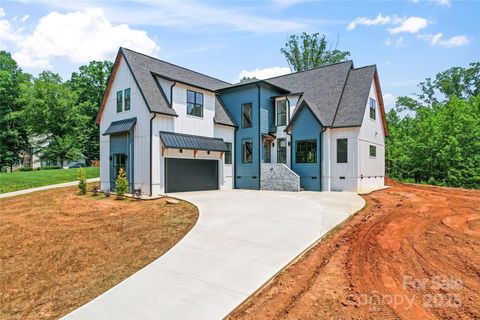 Photo of 3078 Mountain Creek Drive, Sherrills Ford, NC 28673 (MLS # 4260558)