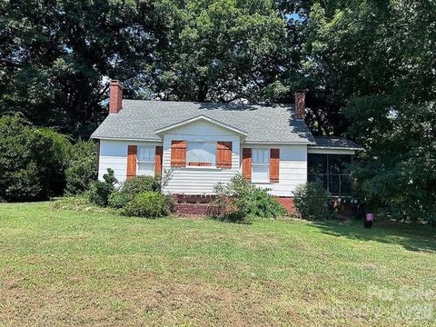 Photo of 4831 Sulphur Springs Road NE, Hickory, NC 28601 (MLS # 4435820)