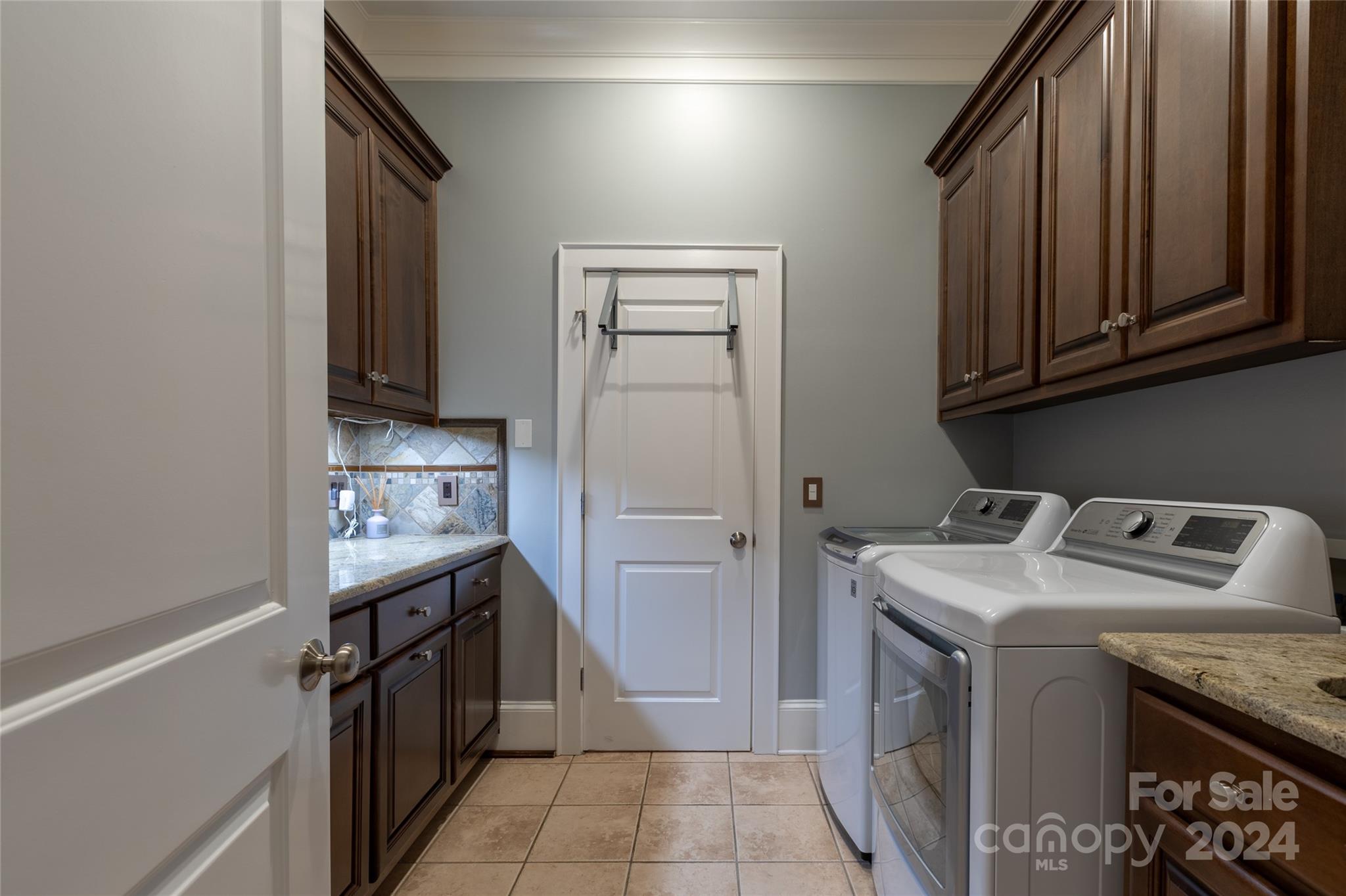 Oak Hollow - Residential