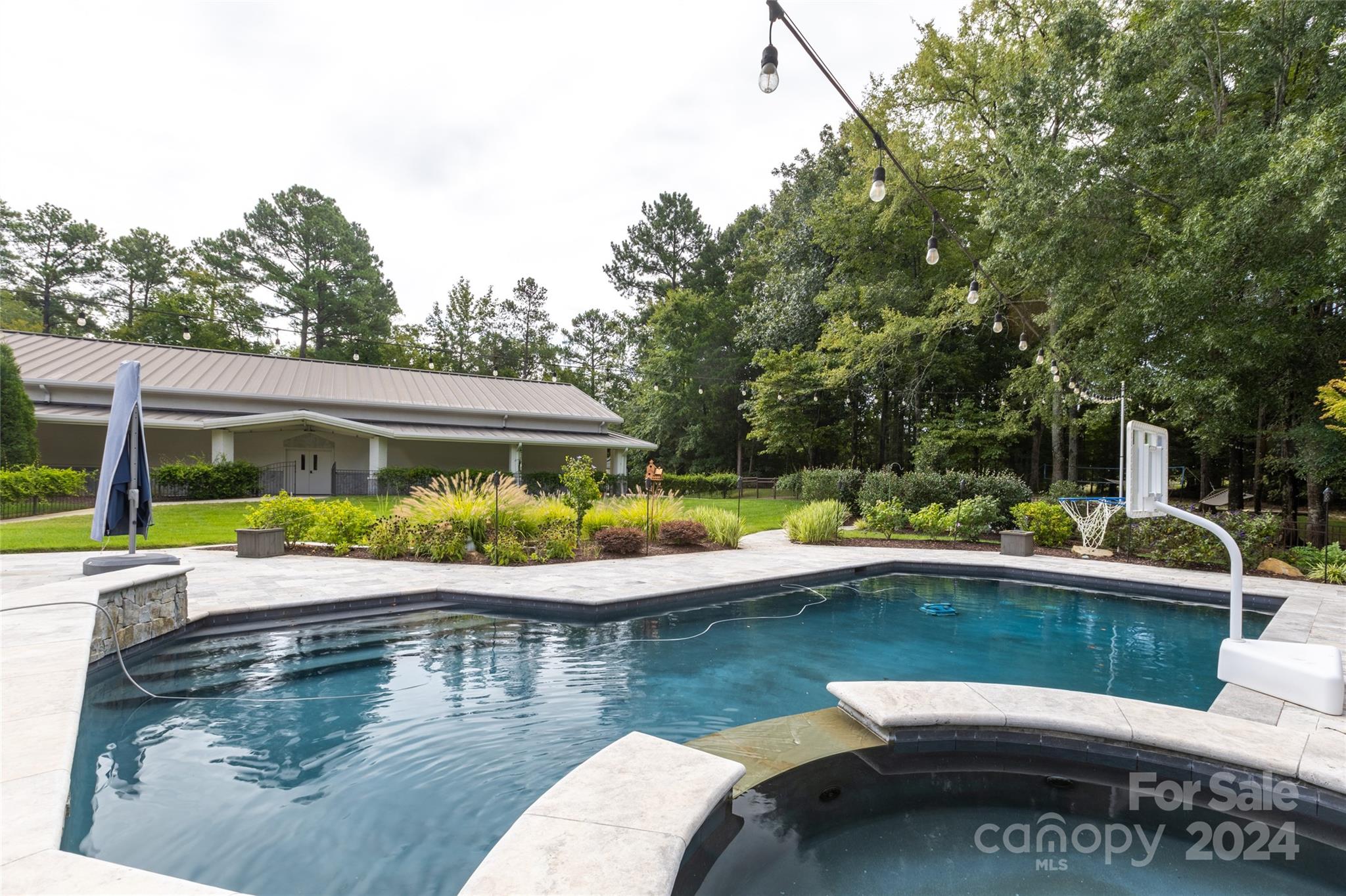 Oak Hollow - Residential