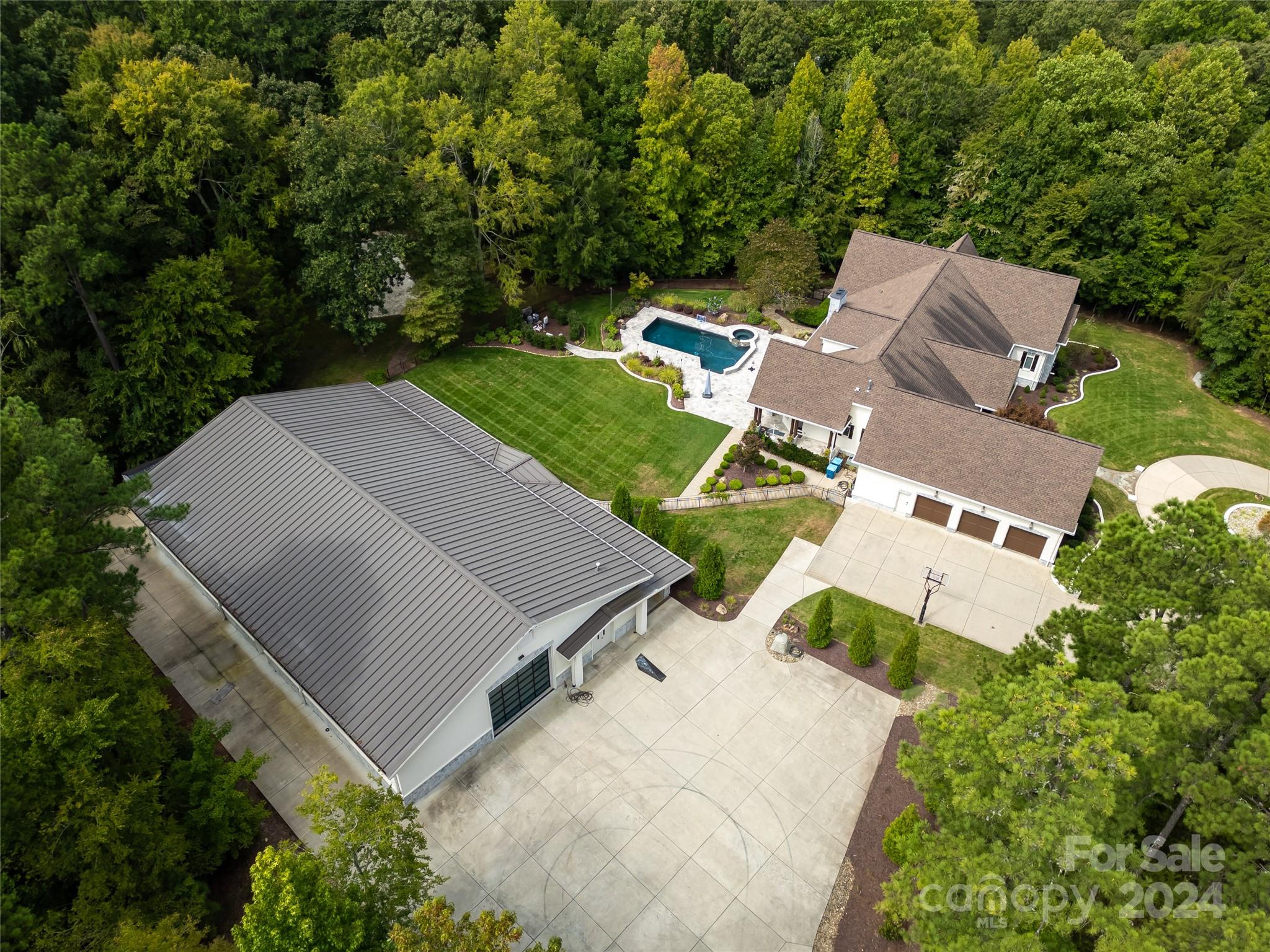 Oak Hollow - Residential