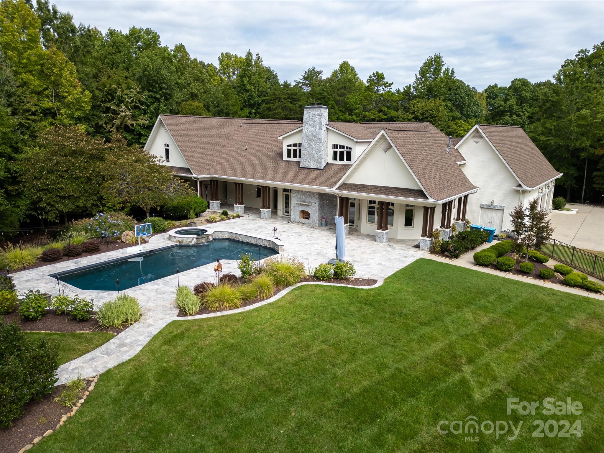 Oak Hollow - Residential