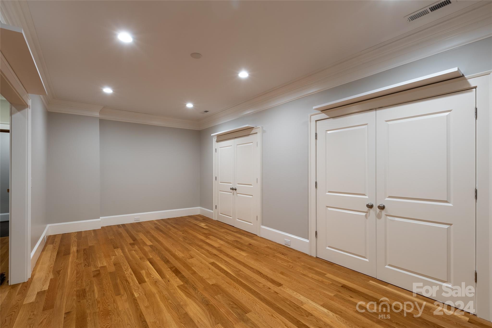 Oak Hollow - Residential