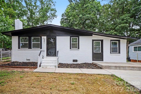 Photo of 841 Mcarthur Avenue, Charlotte, NC 28206 (MLS # 4417204)