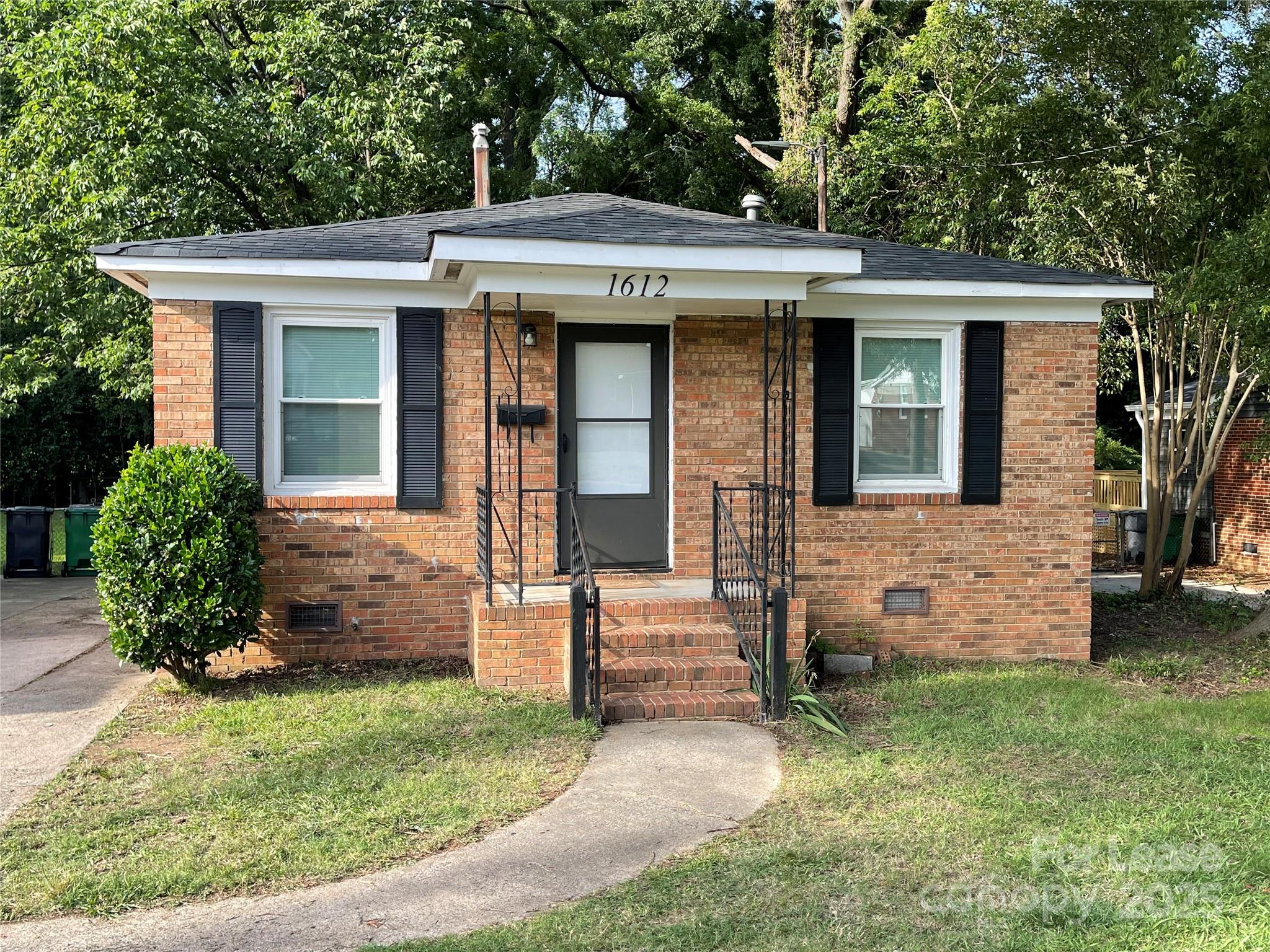 Oaklawn Park - Residential Lease