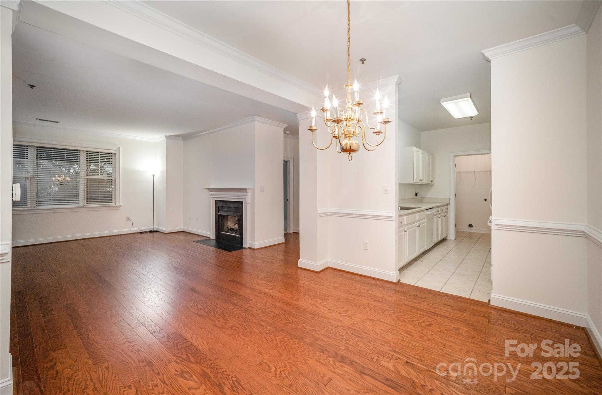 5617 Fairview Road 2