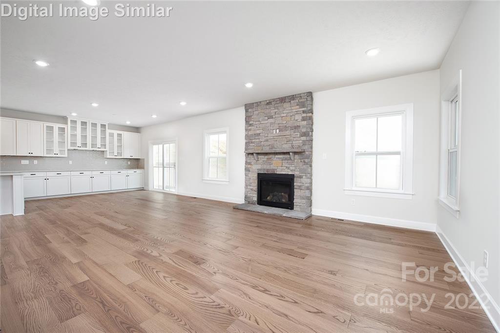 SPRINGSHIRE CREEK - Residential