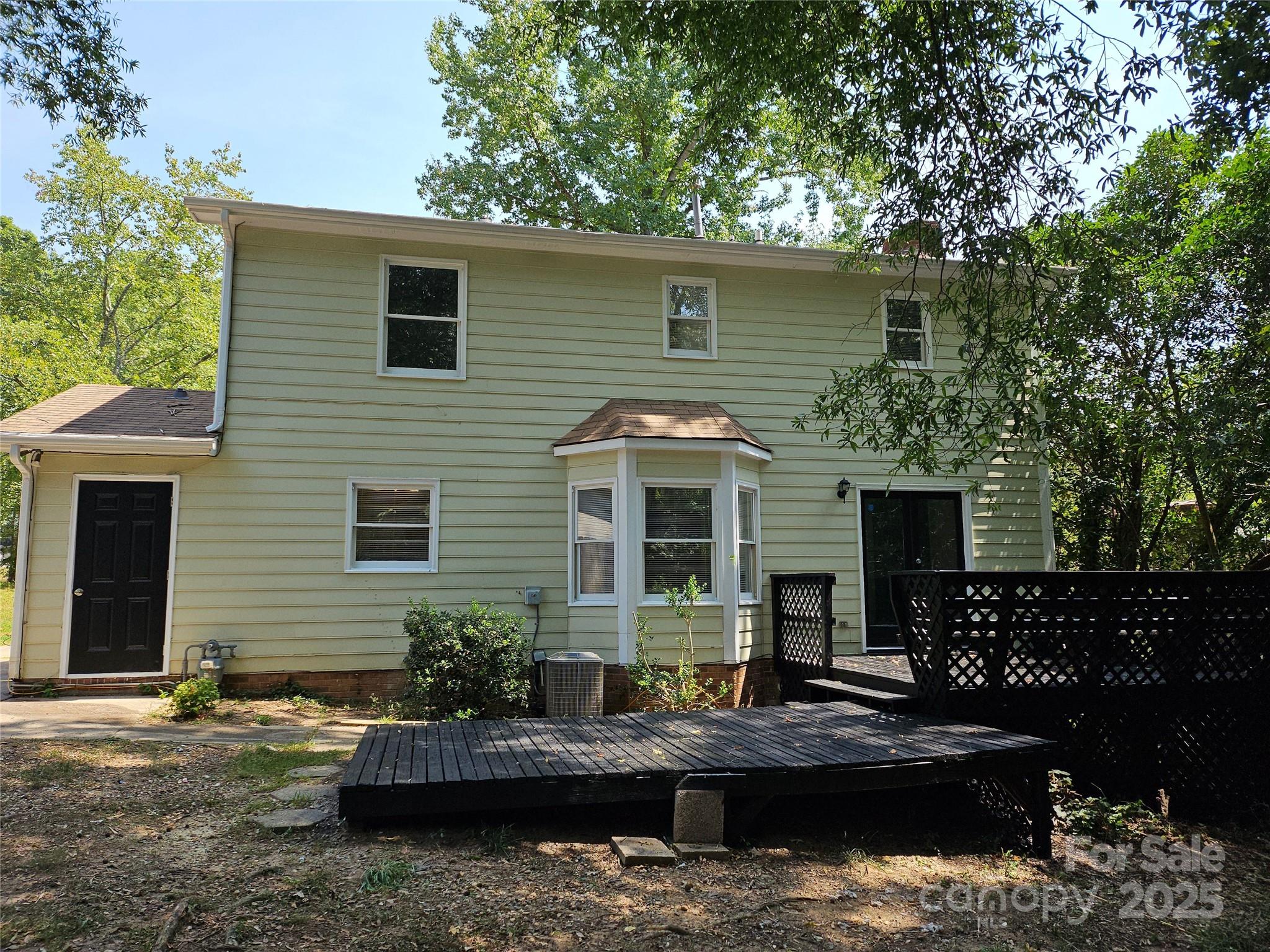 2819 Royal Ridge Lane