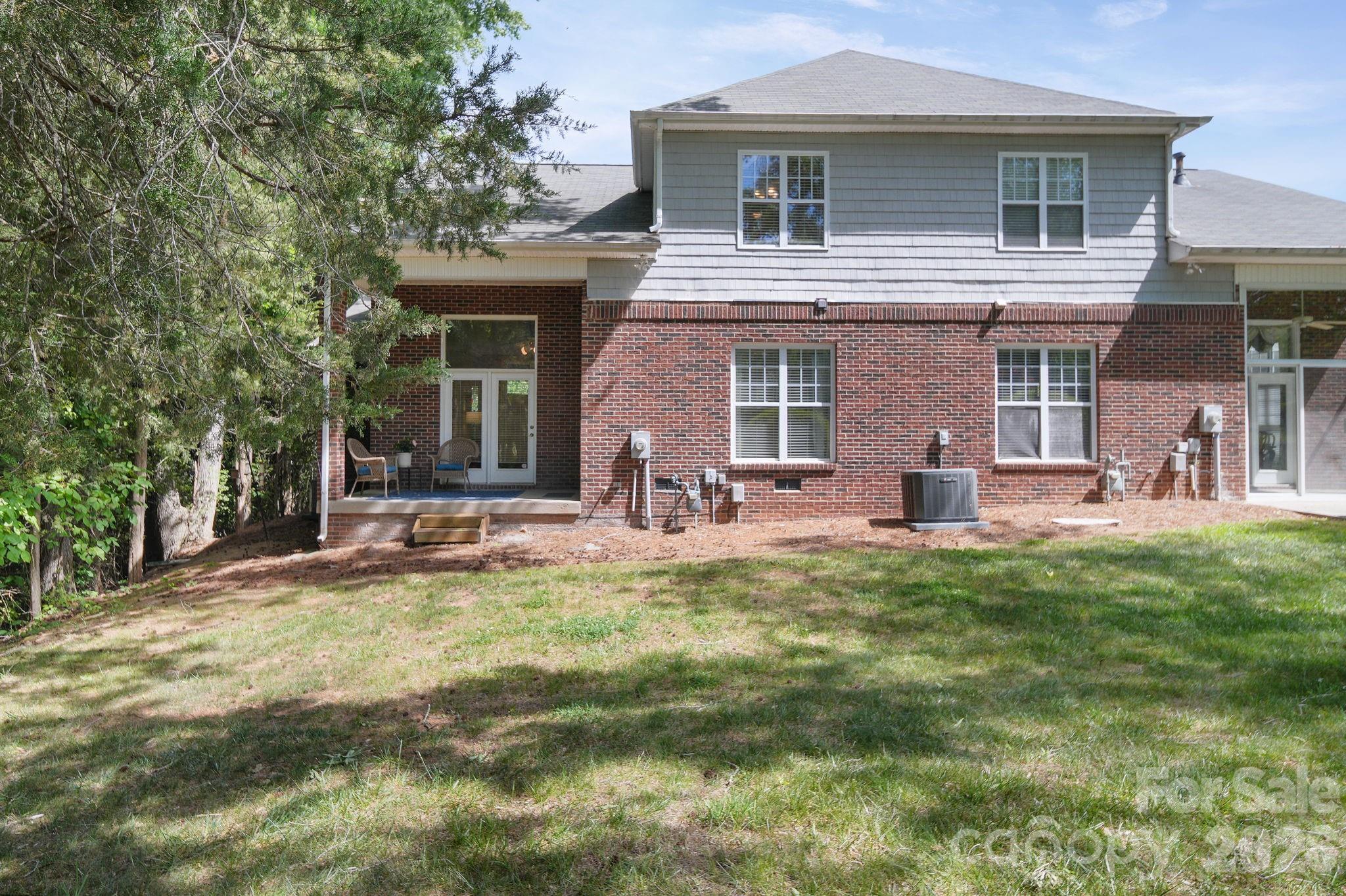 Mint Lake Village - Residential