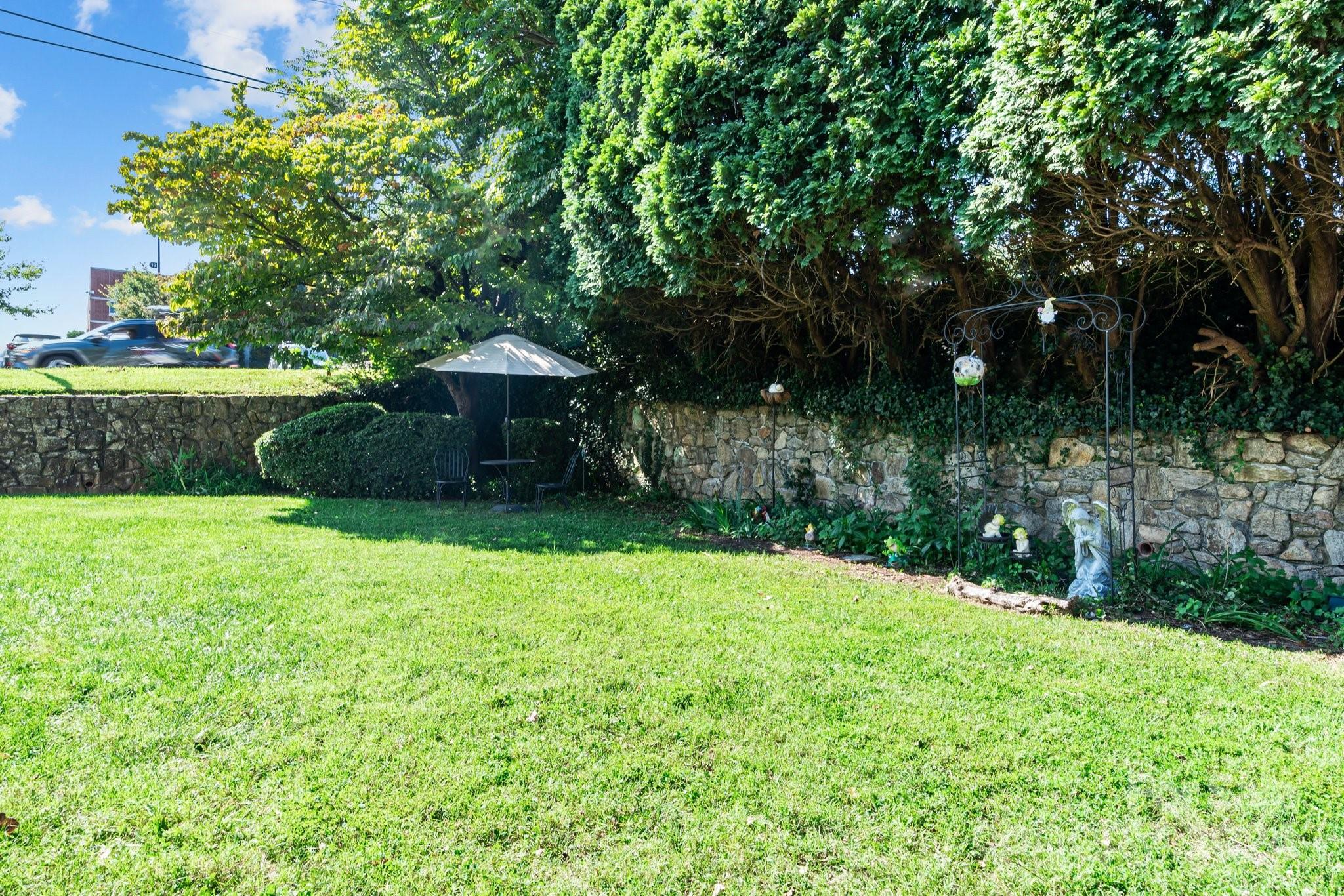 Holly Crest - Residential