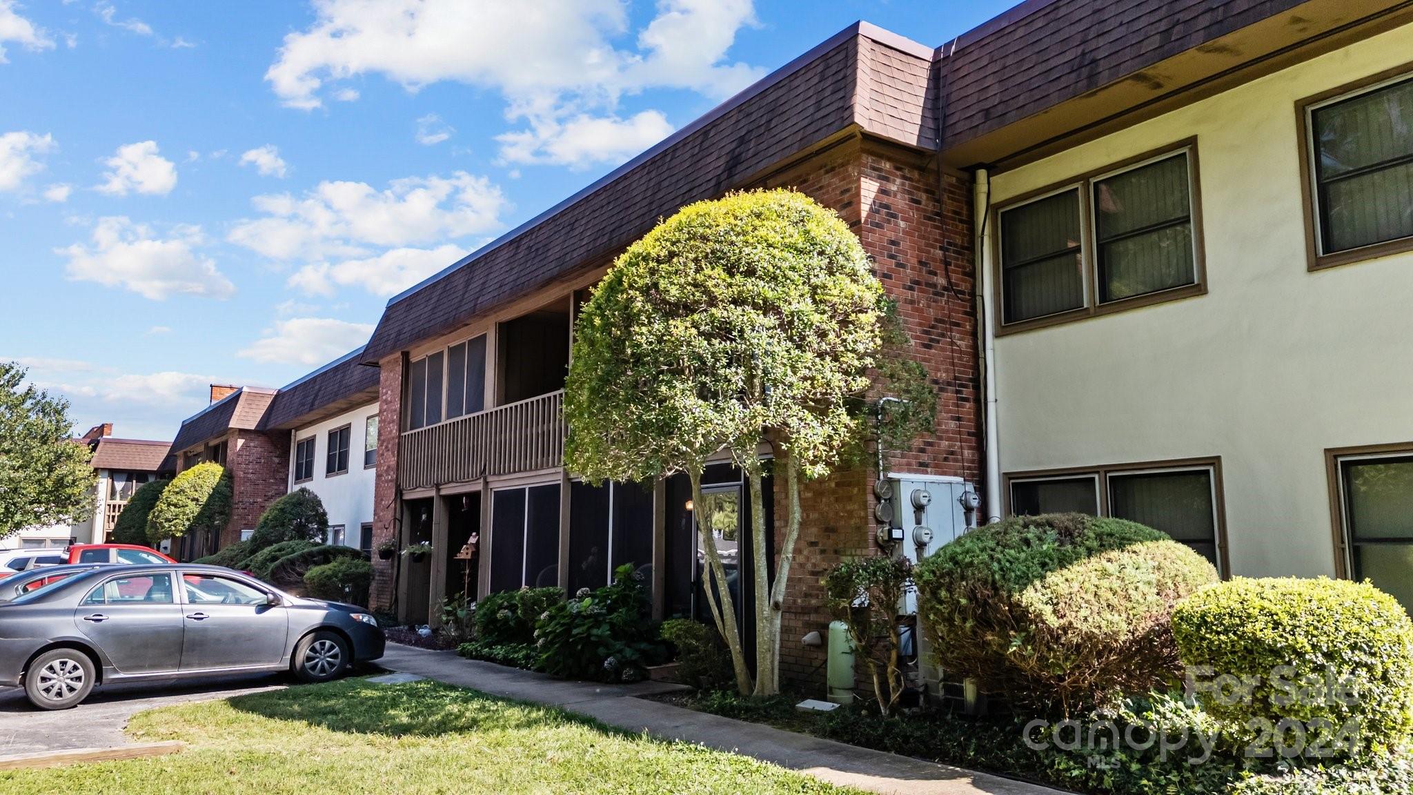 Holly Crest - Residential