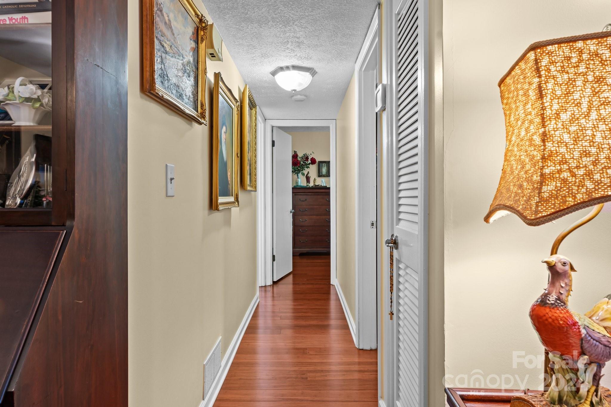 Holly Crest - Residential