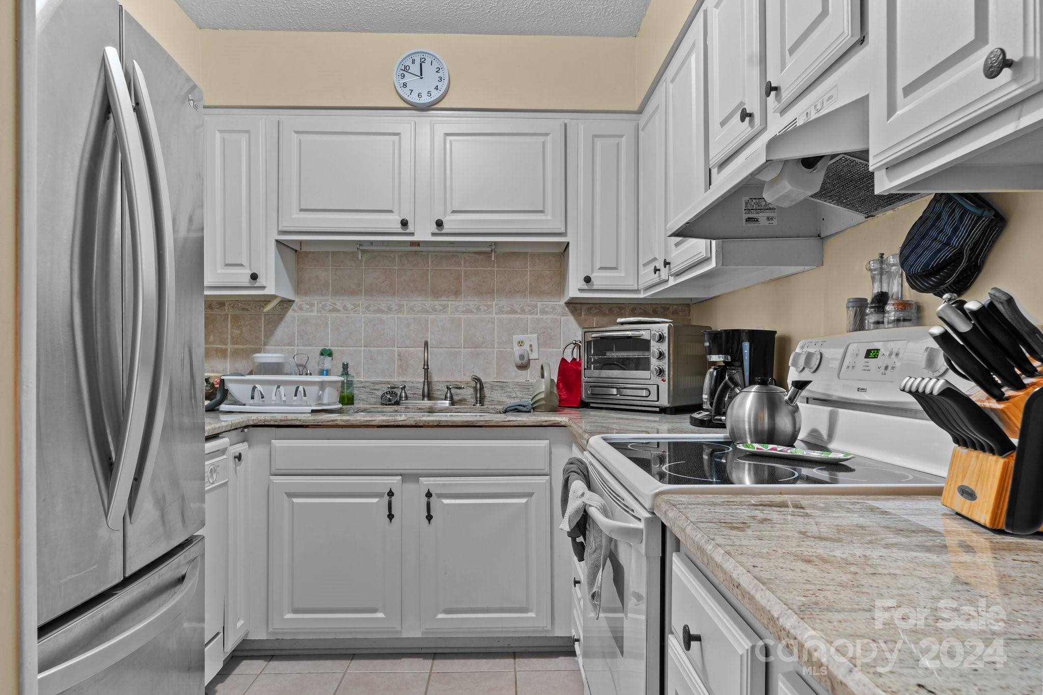 Holly Crest - Residential