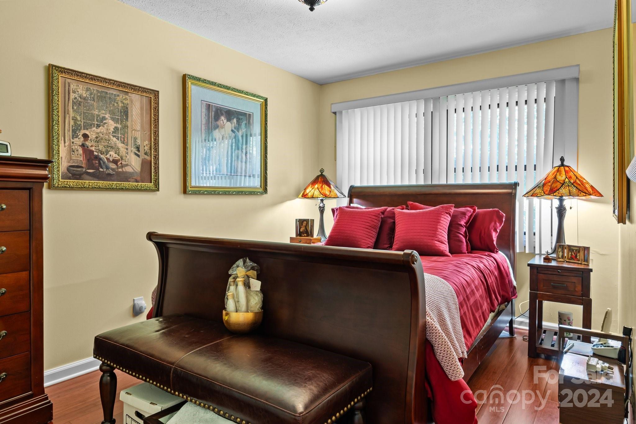 Holly Crest - Residential