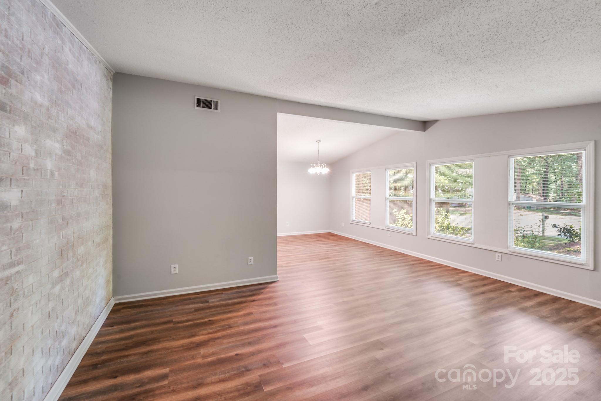 6513 Old Post Road
