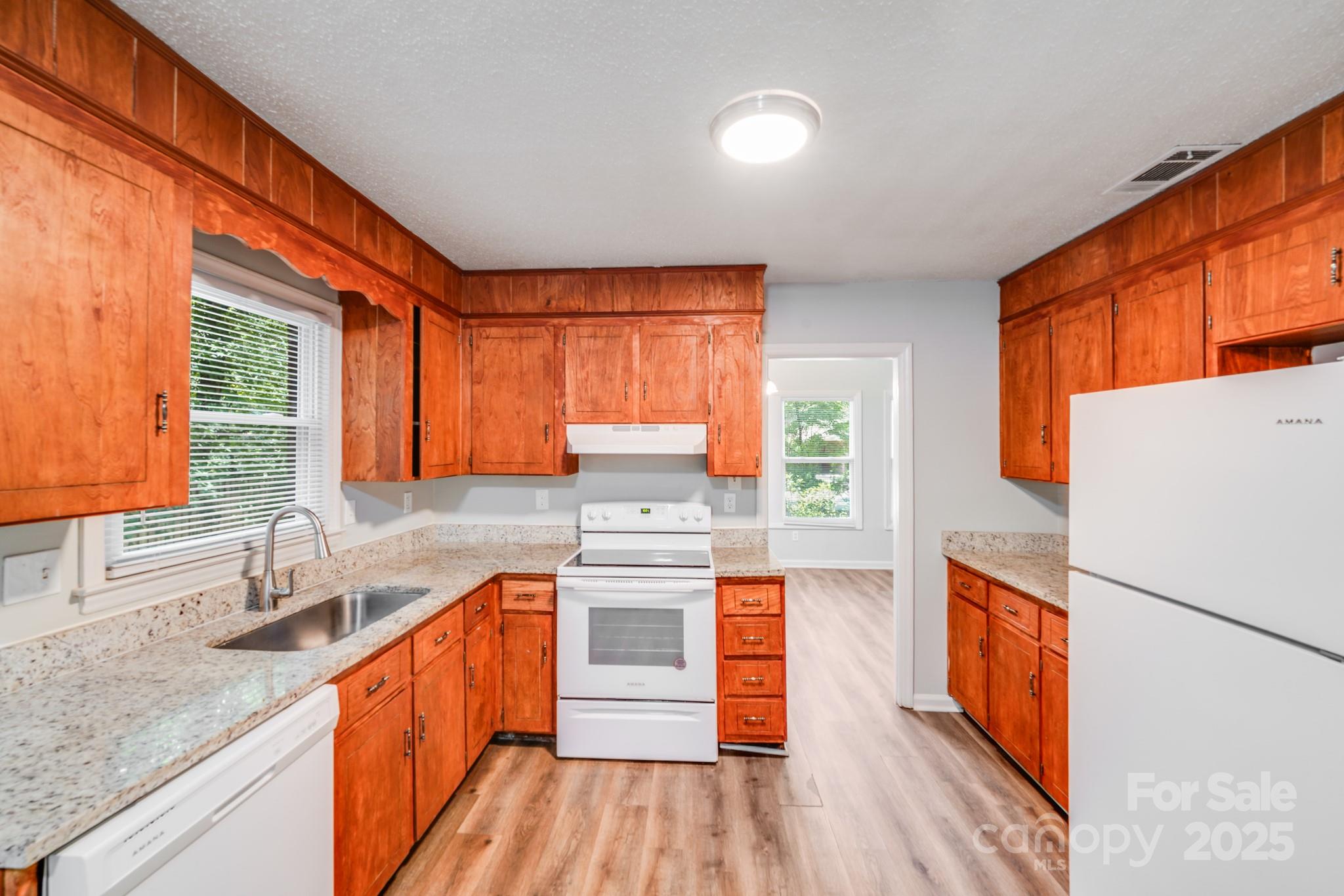 6513 Old Post Road