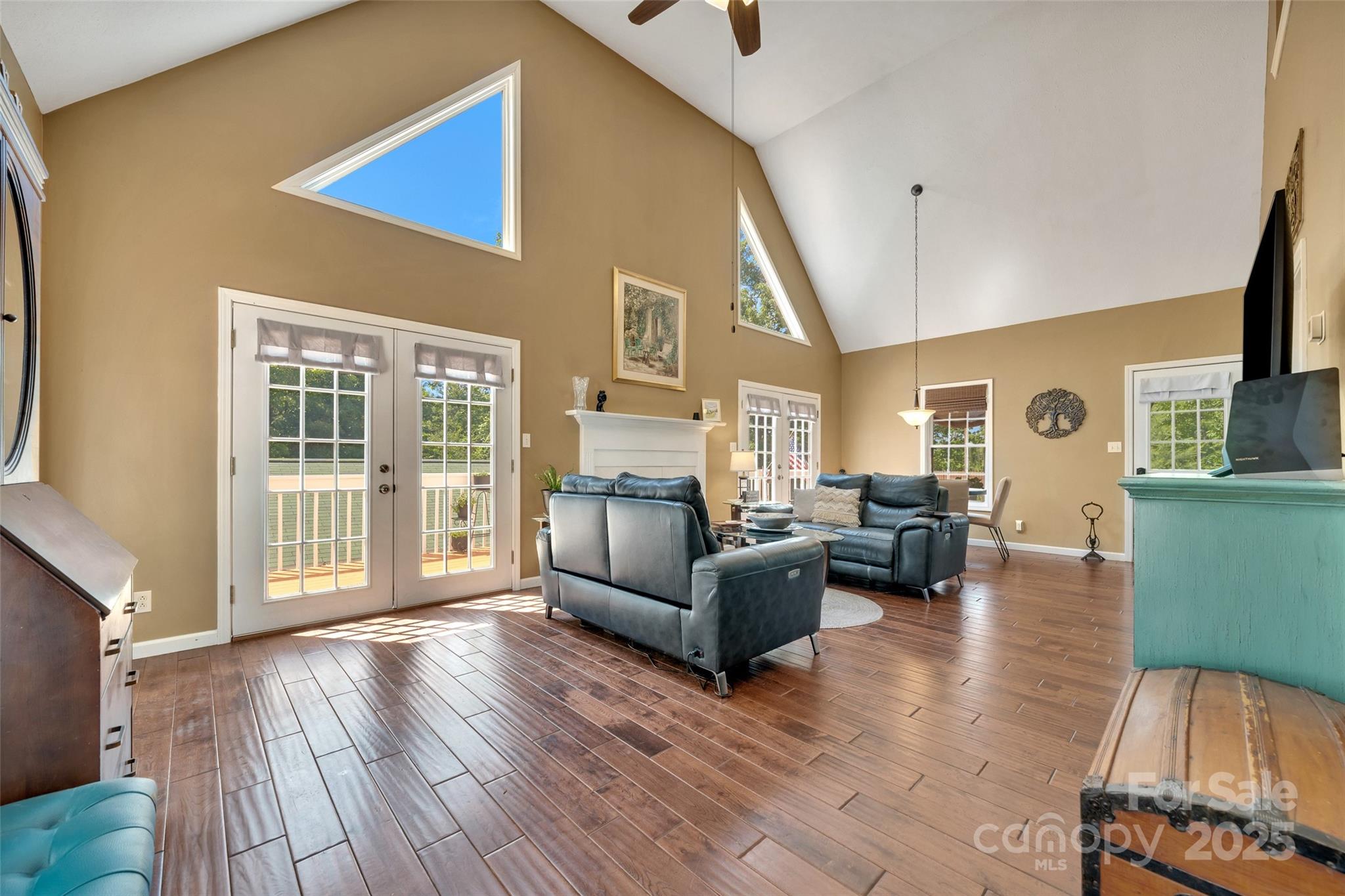 186 Hawks Point Drive