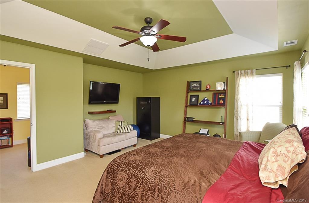 Hamilton Lakes - Residential