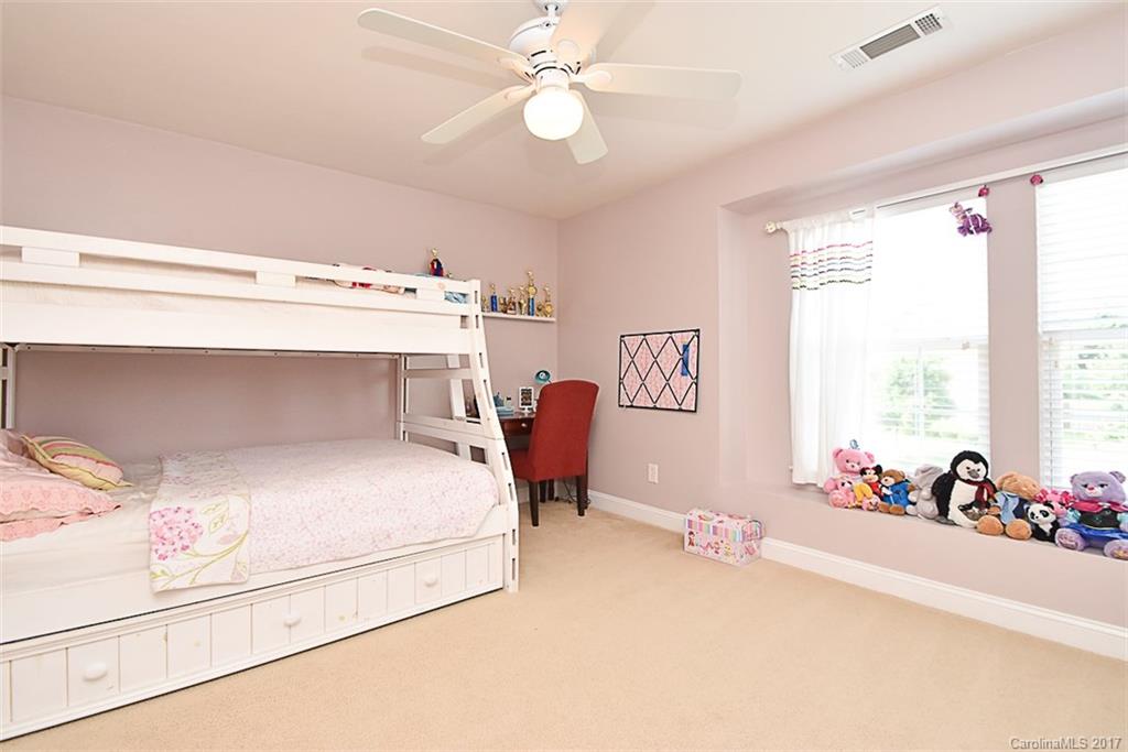 Hamilton Lakes - Residential