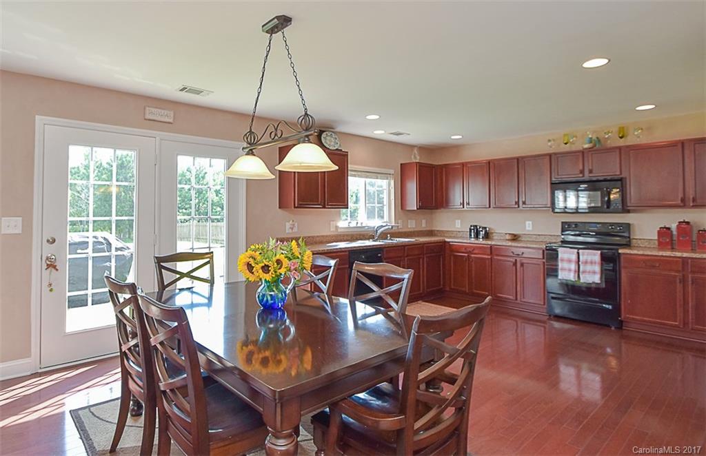 Hamilton Lakes - Residential