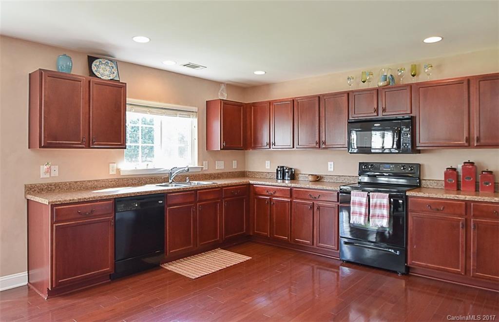 Hamilton Lakes - Residential