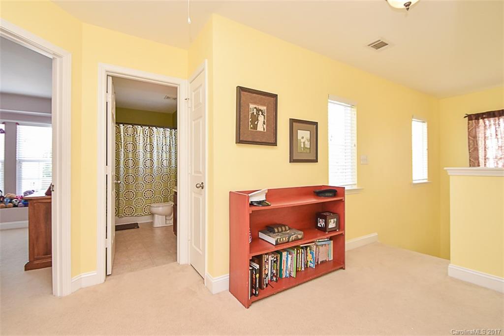 Hamilton Lakes - Residential