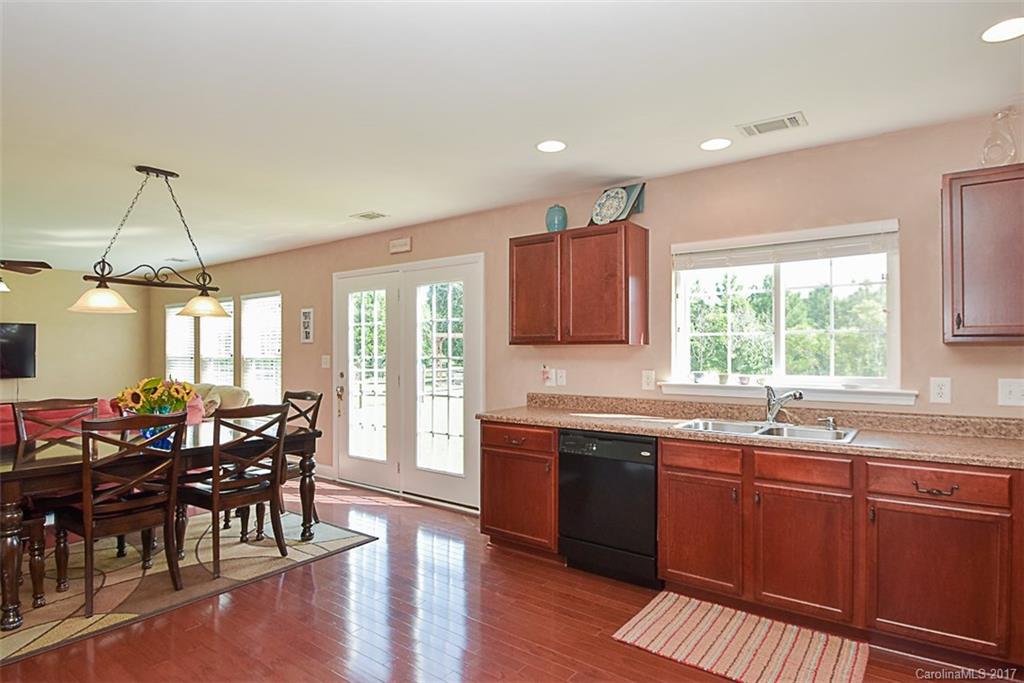 Hamilton Lakes - Residential