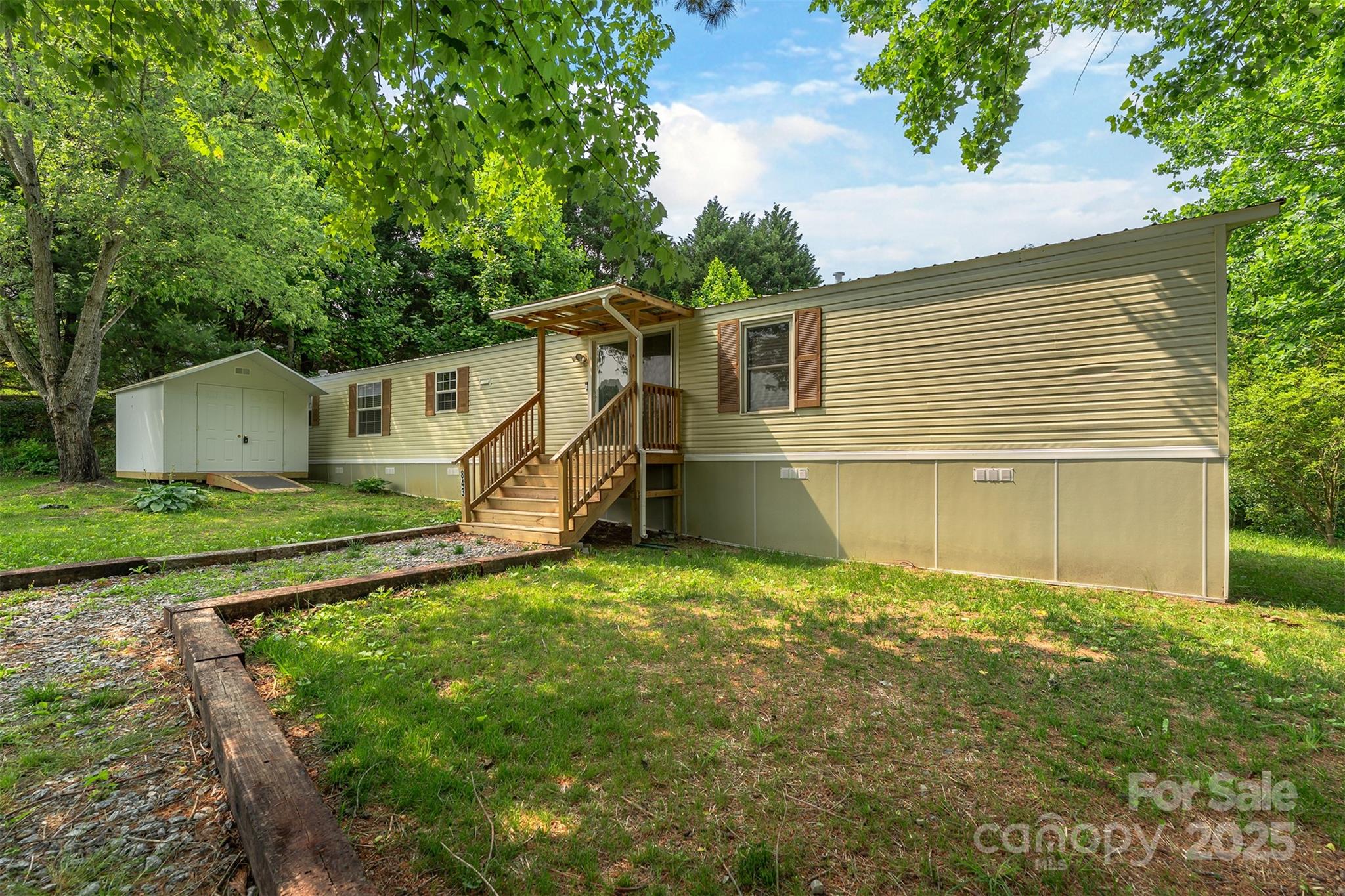 843 Deep Gap Loop Road