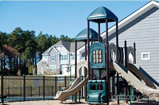 Falls Cove at Lake Norman - Residential