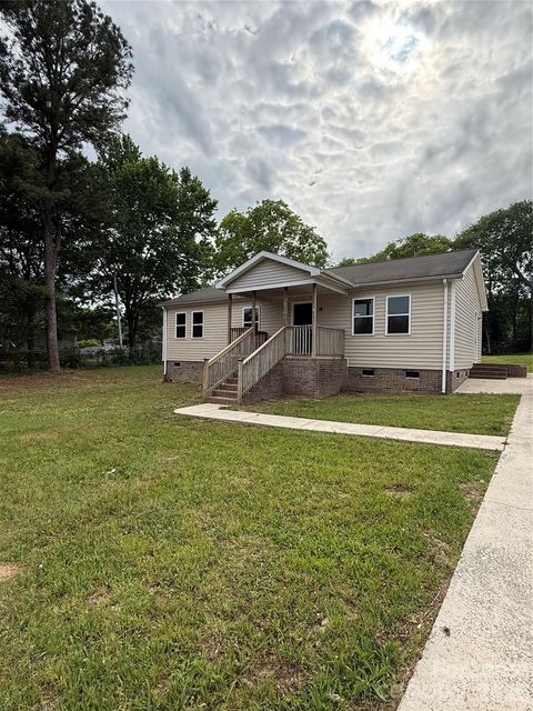 Photo of 815 Hill Street, Albemarle, NC 28001 (MLS # 4377453)