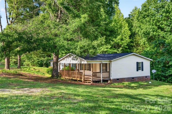 388 CHINQUAPIN LN, MOUNT ULLA, NC 28125 - Image b090eadb060c944b87ff8d5ebc3ee0b2/3678554815