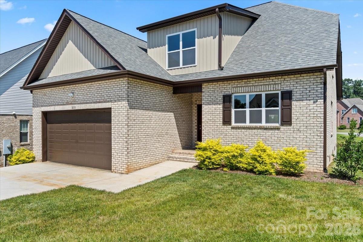 1033 12th Avenue Drive NW