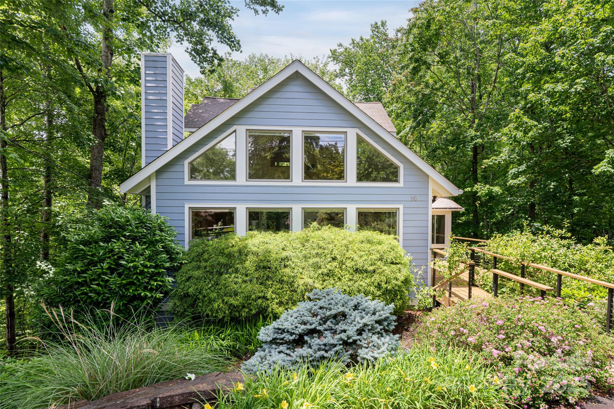 70 Crabapple Lane
