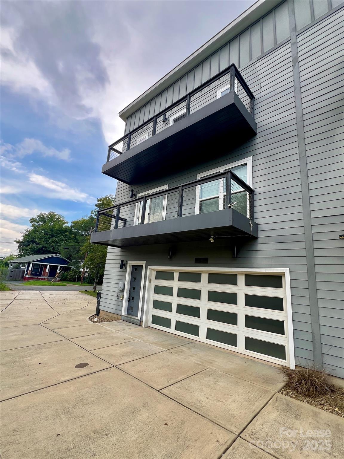 1106 N Alexander Street