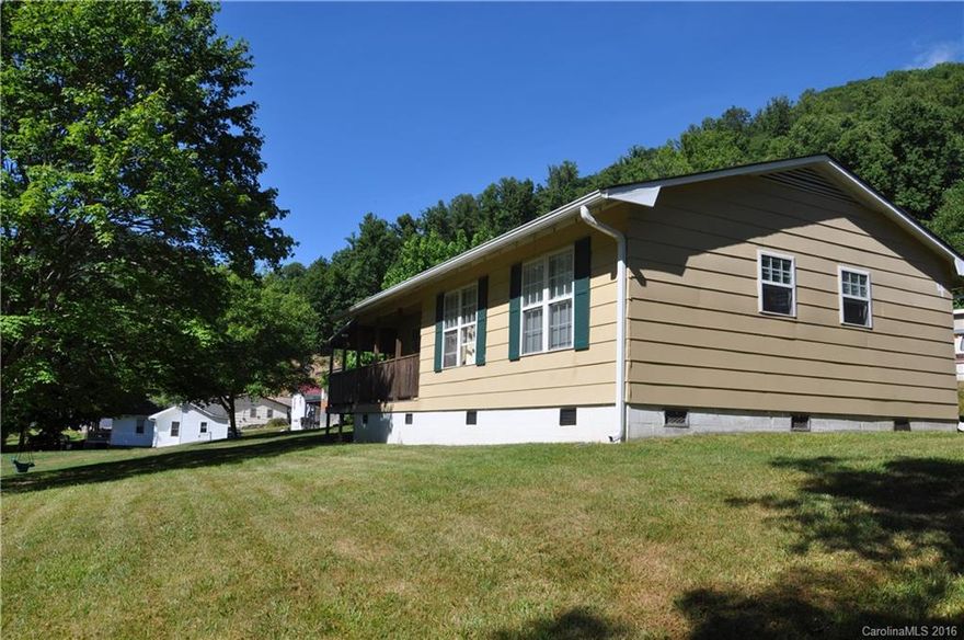 Investor Alert! Great little move in ready farm house in desirable Barnardsville area. Perfect rental or for first time home buyer with 3 large bedrooms, open floor plan, lovely country setting and awesome covered wrap around porch. Minutes to Pisgah National Forest, biking, hiking, horseback riding, rivers, and all that the Blue Ridge Mountains have to offer.