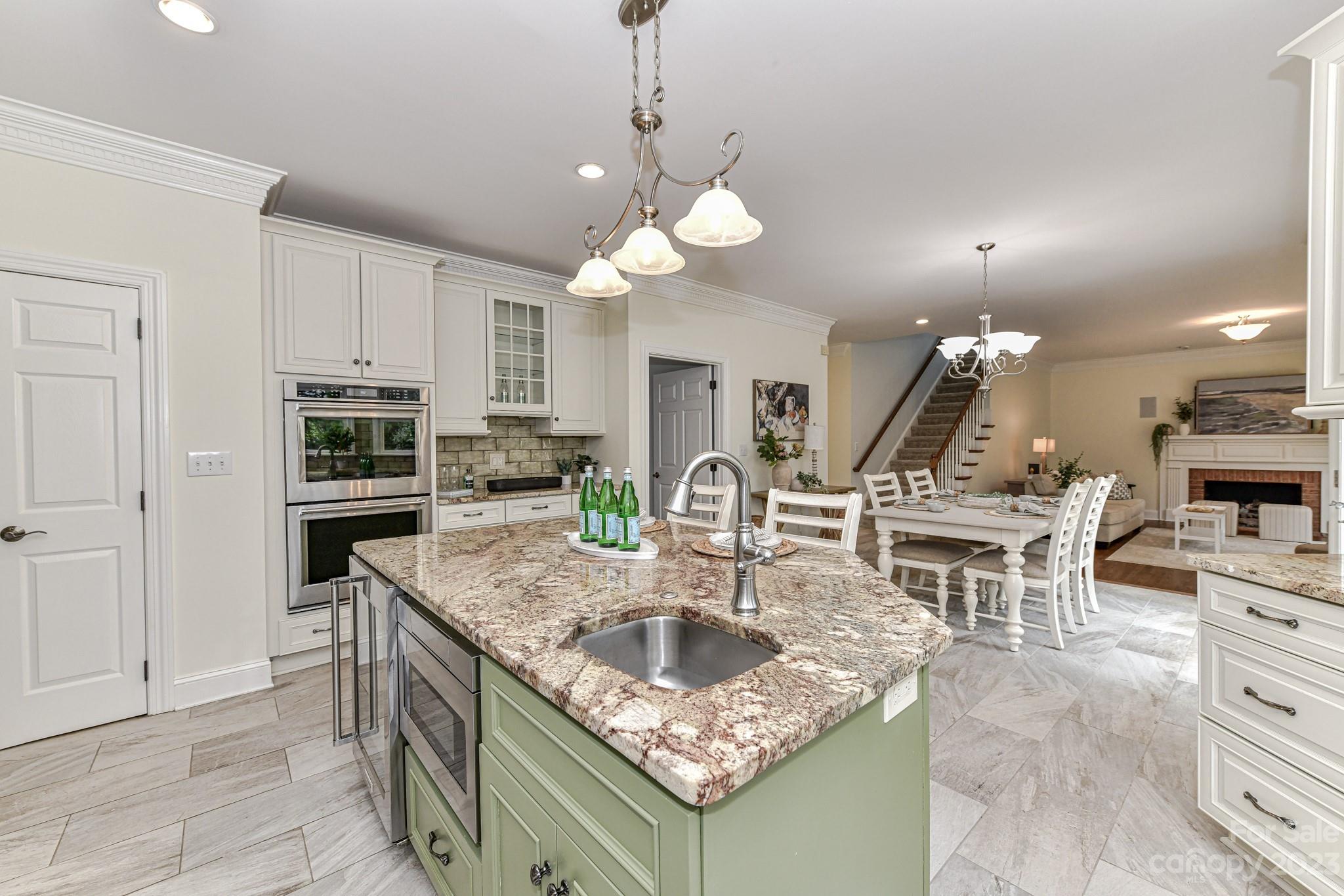 The Peninsula - Residential