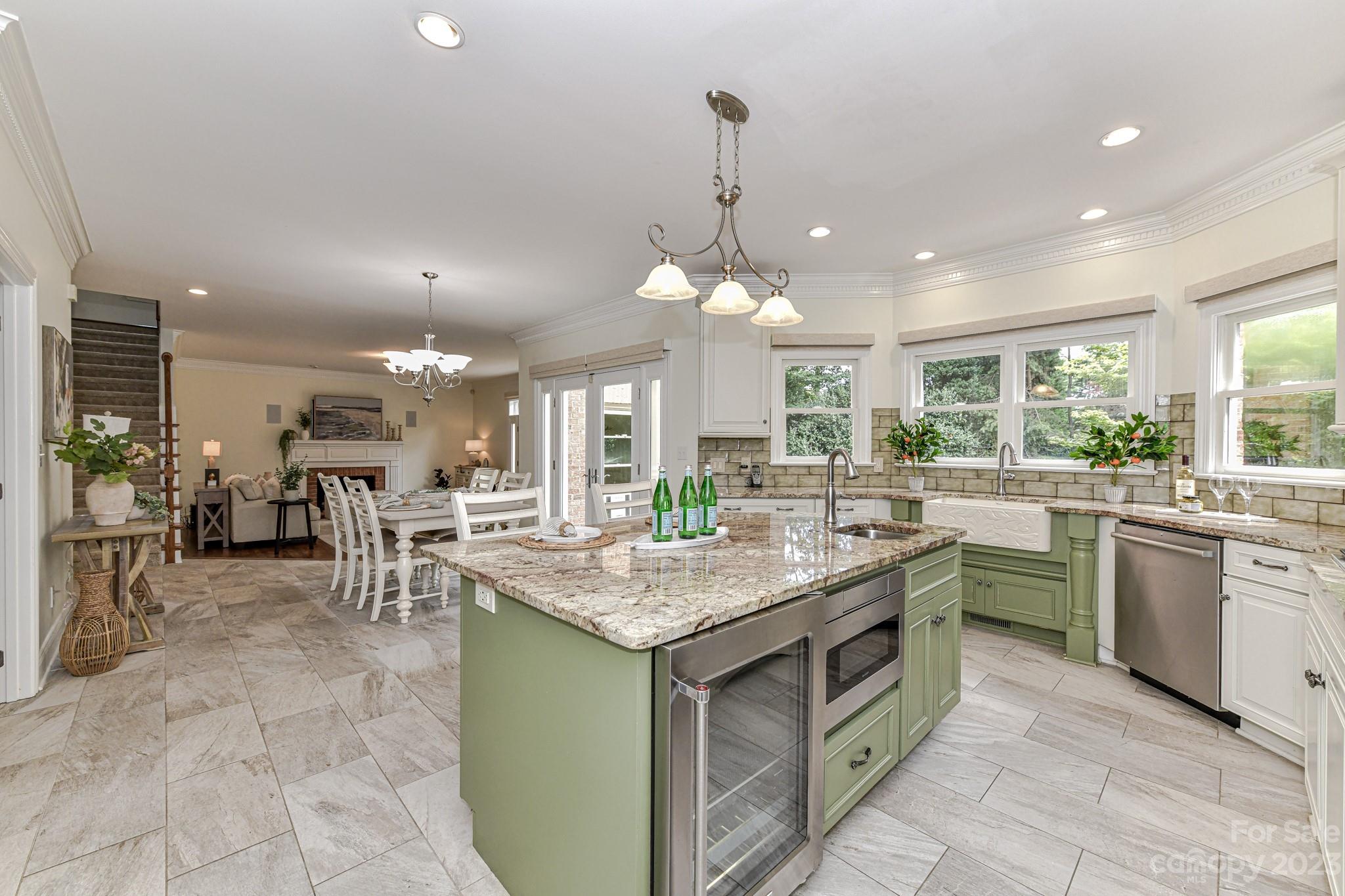 The Peninsula - Residential