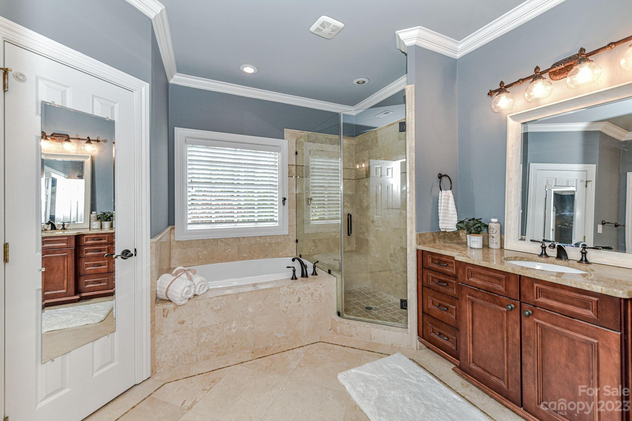 The Peninsula - Residential