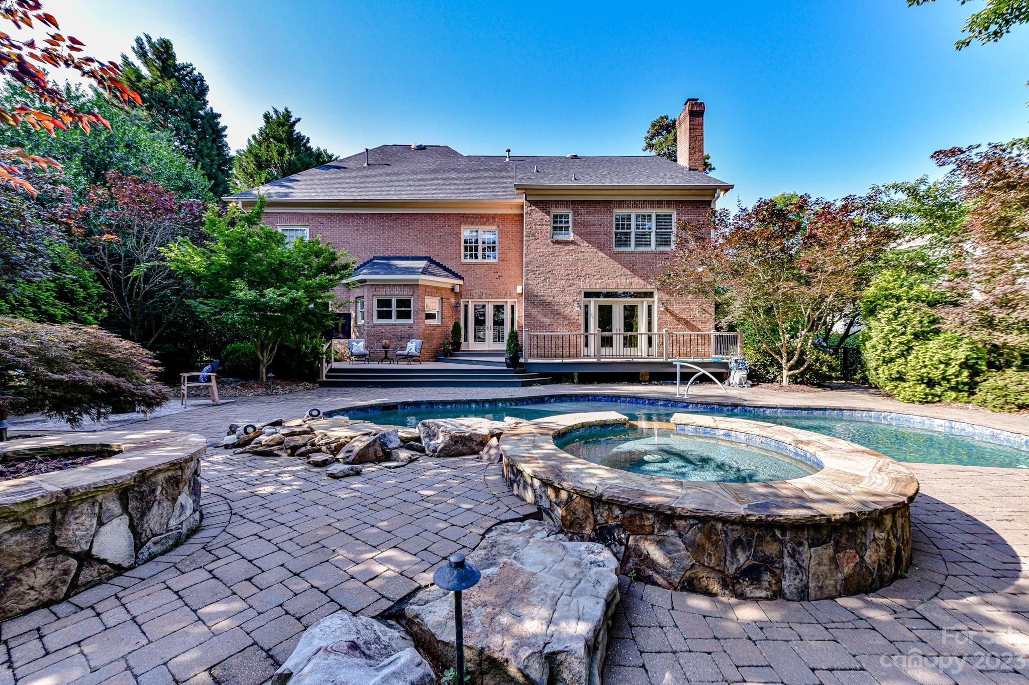 The Peninsula - Residential