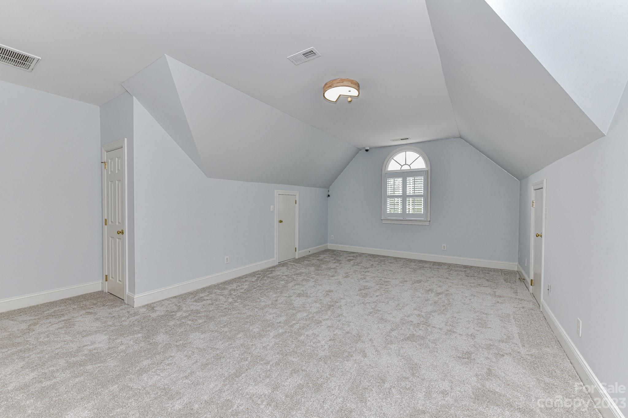 The Peninsula - Residential