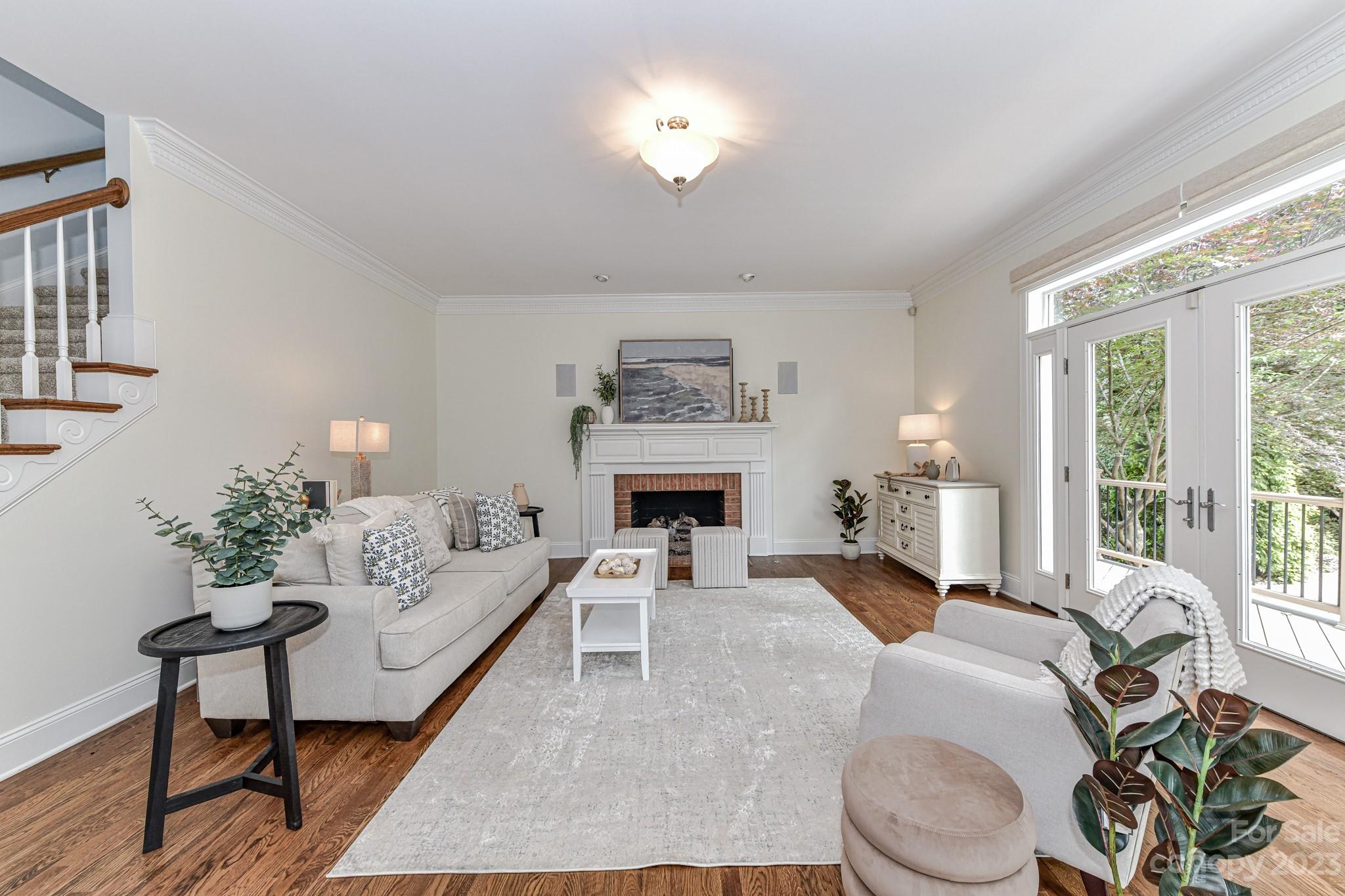 The Peninsula - Residential