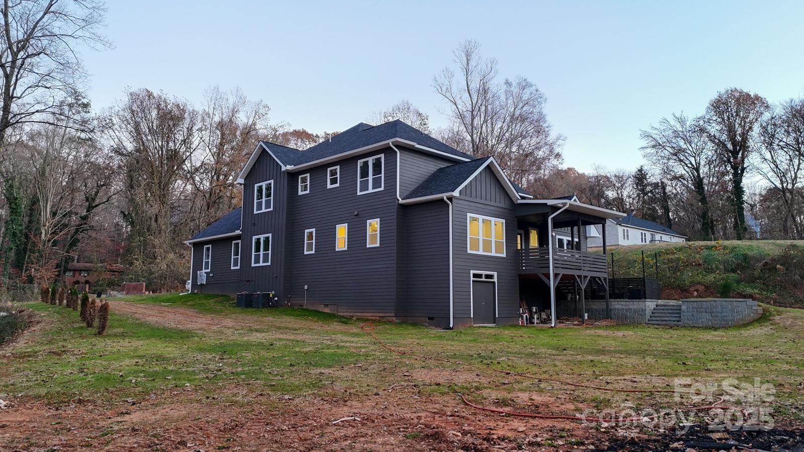 2302 Rayecliff Lane