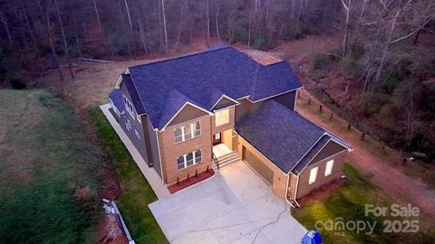 2302 Rayecliff Lane Charlotte NC 28214