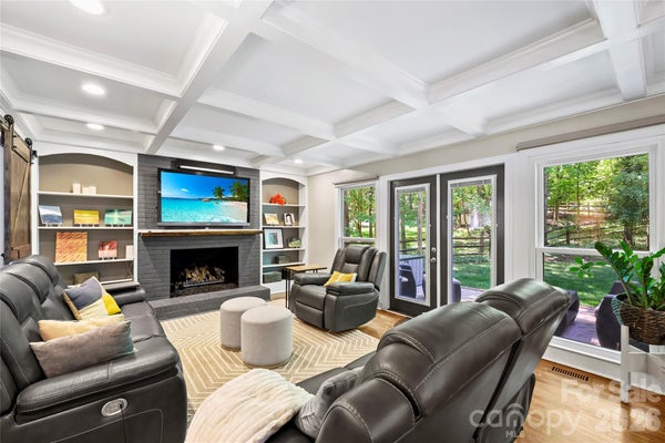 5525 LANCELOT DR, CHARLOTTE, NC 28270 - Image b0ad36e588a095e09ec012ae37aedea3/2763095625