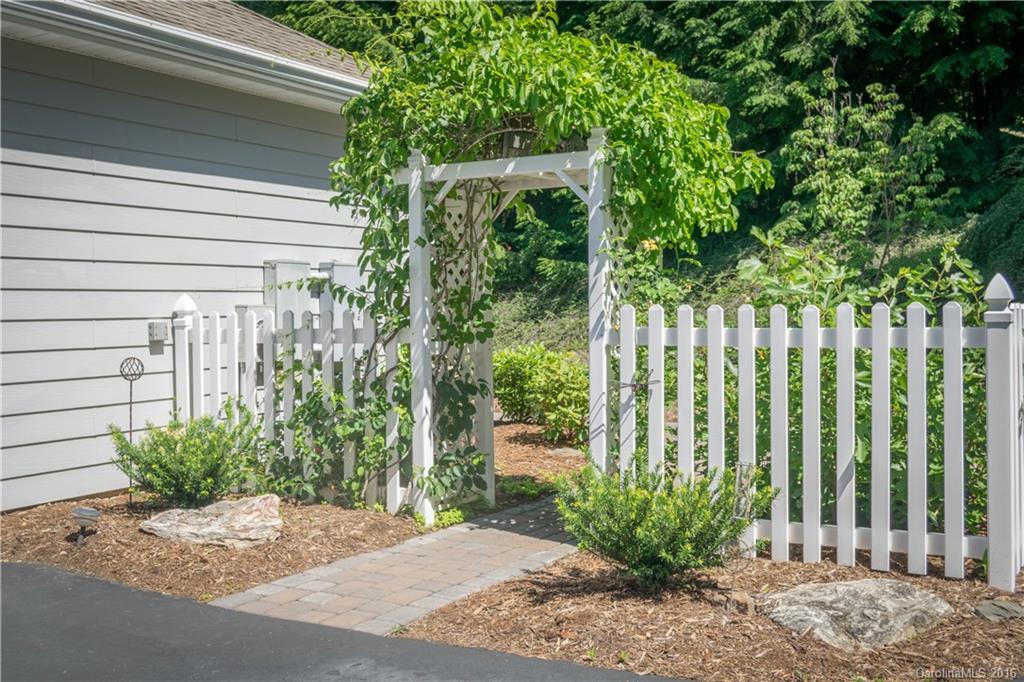 Hawthorn Hills - Residential