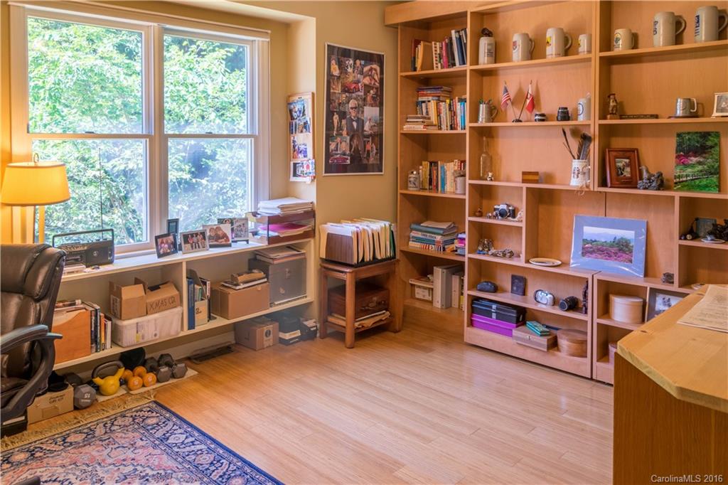 Hawthorn Hills - Residential